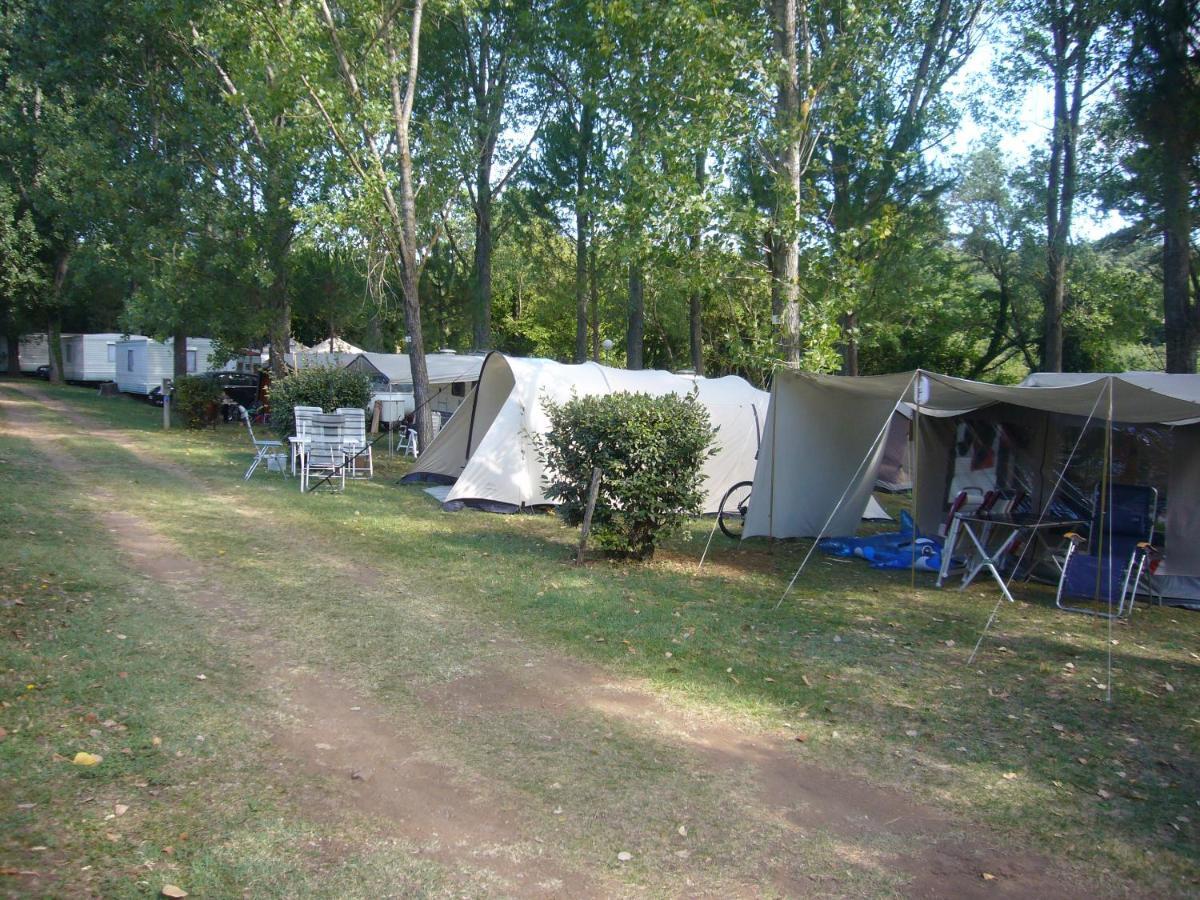 Camping De Graniers Monoblet Eksteriør billede