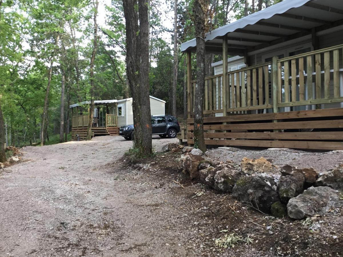 Camping De Graniers Monoblet Eksteriør billede