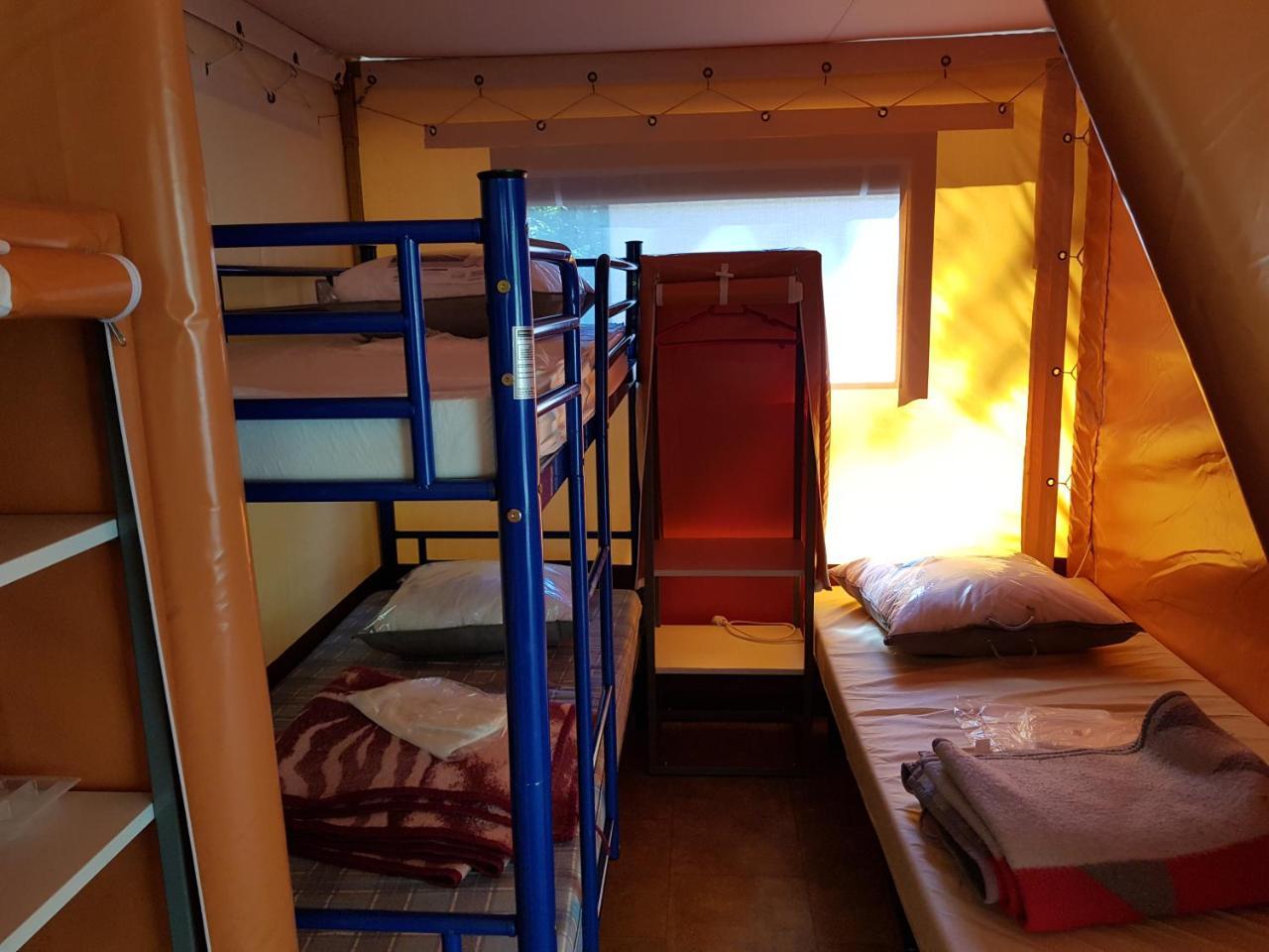Camping De Graniers Monoblet Eksteriør billede